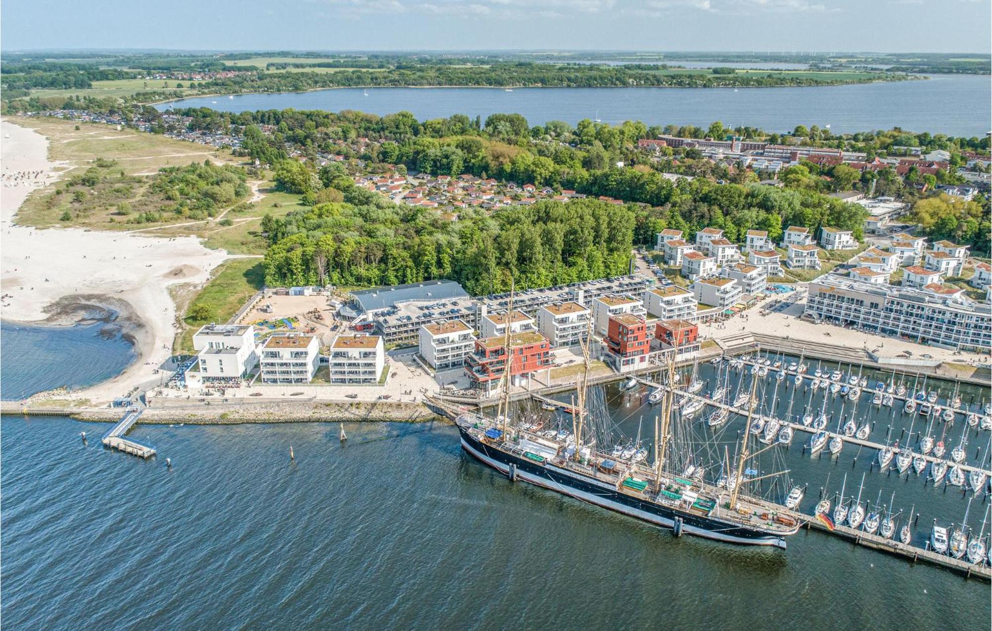 Apartment Awesome In Travemuende With Wifi